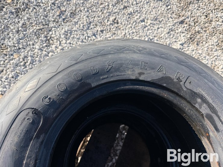 11l-15-tires-&-6-bolt-rims-image-13