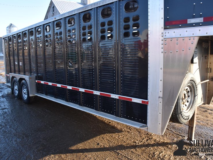 2020-wilson-livestock-trailer-image-19