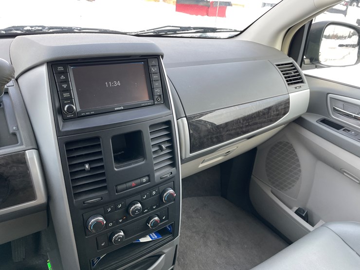 2010-dodge-grand-caravan-image-55