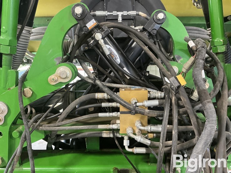 2011-john-deere-1720-ccs-image-13