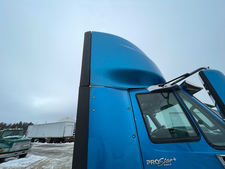 2014-international-prostar-image-26