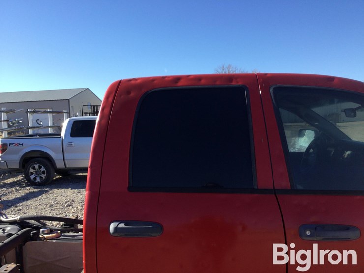 2004-dodge-ram-2500-image-11