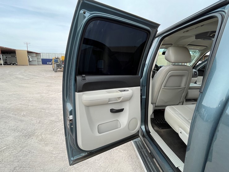 2011-chevrolet-silverado-2500hd-lt-image-107