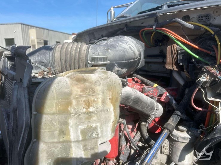 2011-ford-f750-image-10