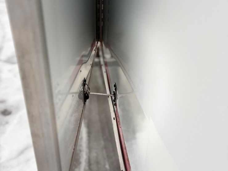 #355-•-2018-vintage-enclosed-trailer-(has-mn-title)-(clintonville,-wi)-image-15