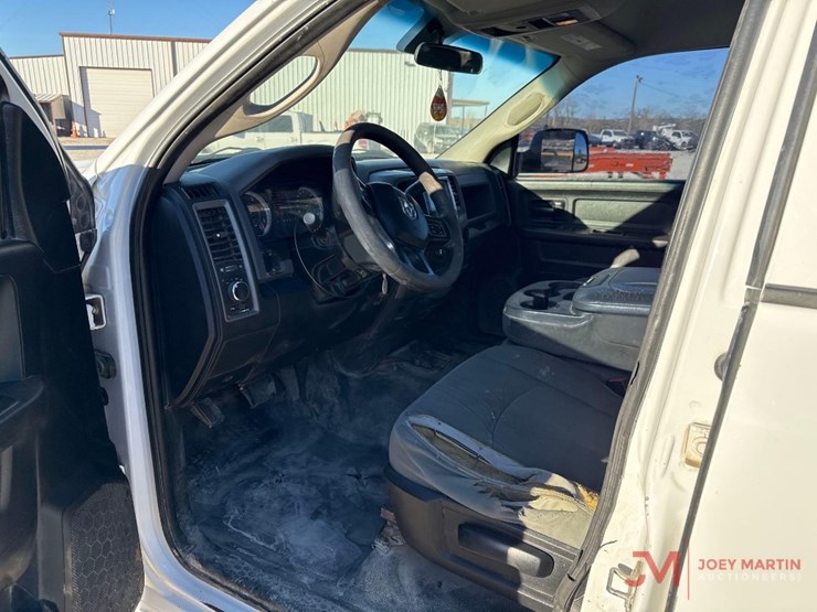 2017-dodge-2500-image-18