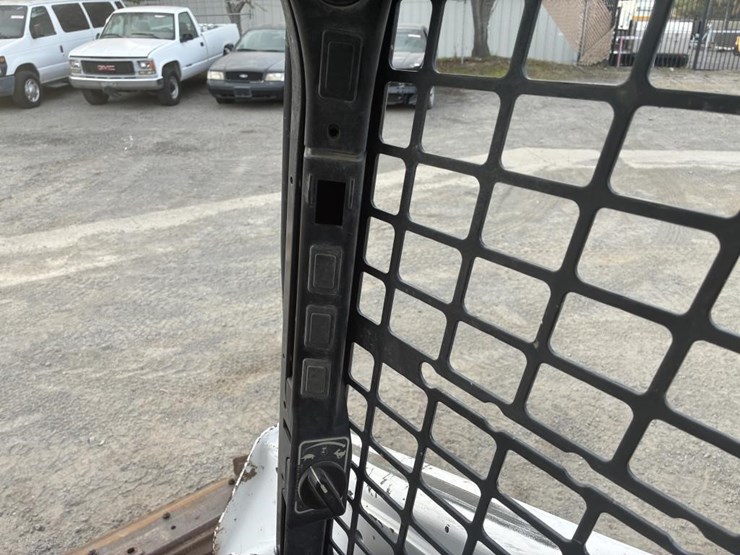 2018-bobcat-s570-image-18