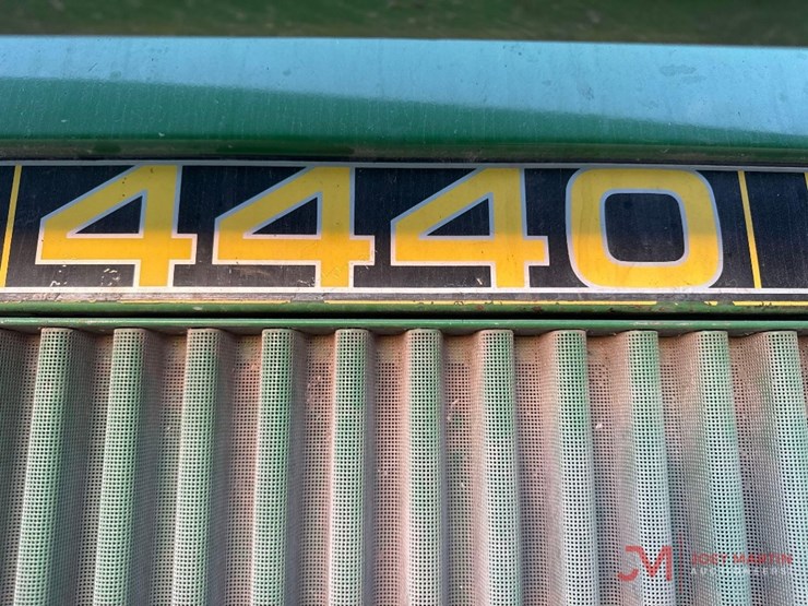 john-deere-4440-image-7