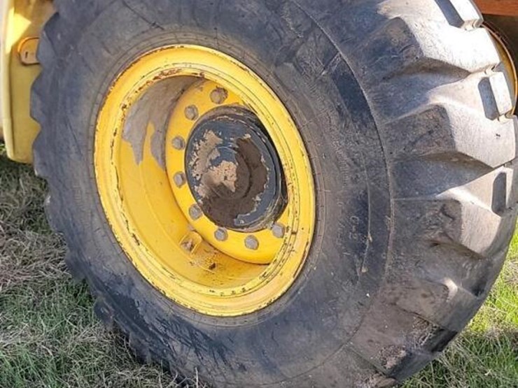 new-holland-w130-image-14