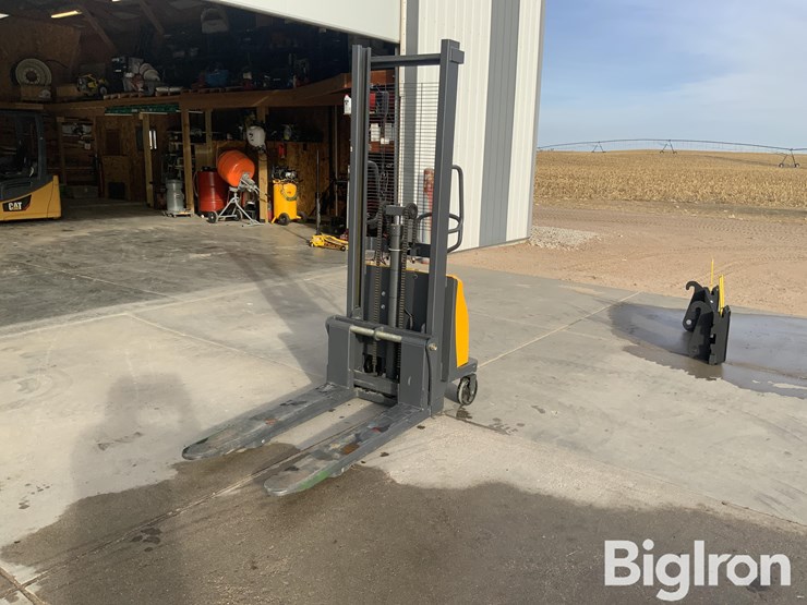 2200lb-electric-pallet-mover-image-1