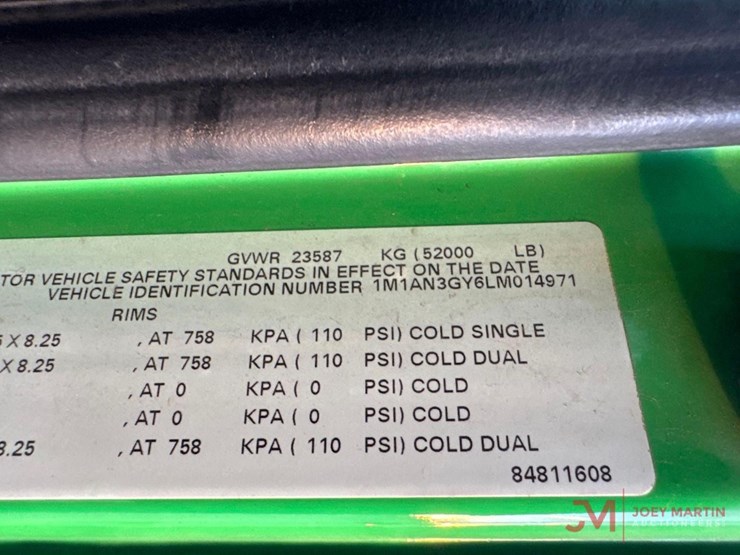 2020-mack-anthem-64t-image-24