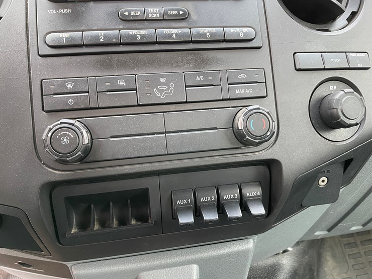 #330-•-2012-f350-super-duty-cab-and-chassis-pickup-(has-wi-title)(custer,-wi)-image-72