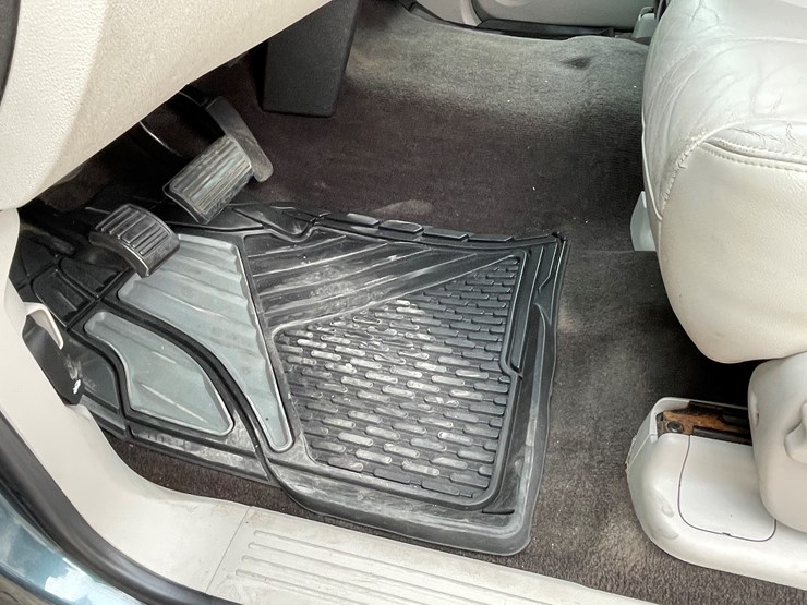 2011-chevrolet-silverado-2500hd-lt-image-60