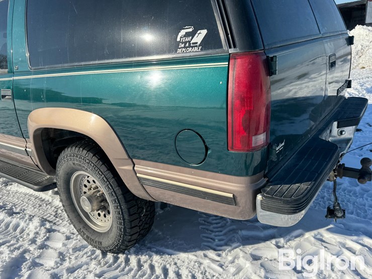 1996-chevrolet-suburban-1500-image-16