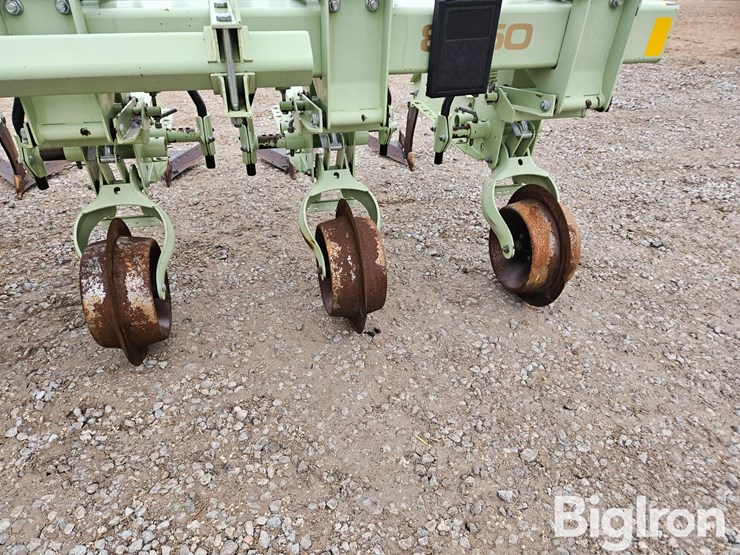 orthman-835-002-8r30-high-clearance-cultivator-image-12