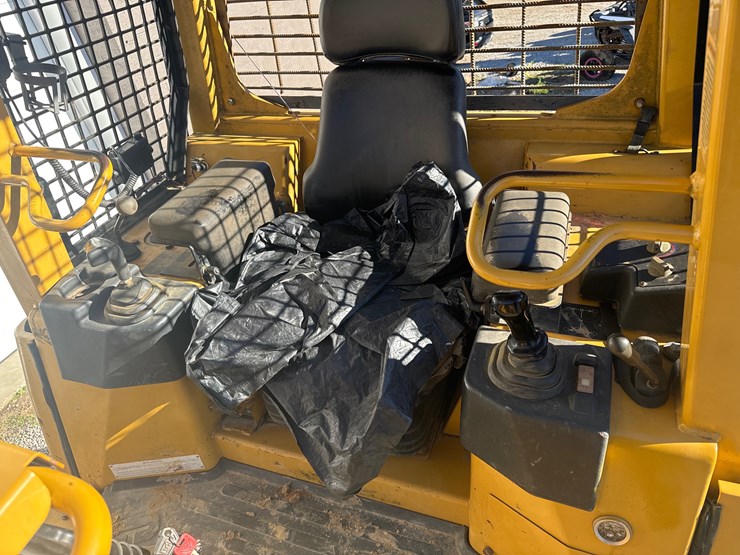 caterpillar-d3g-xl-image-8