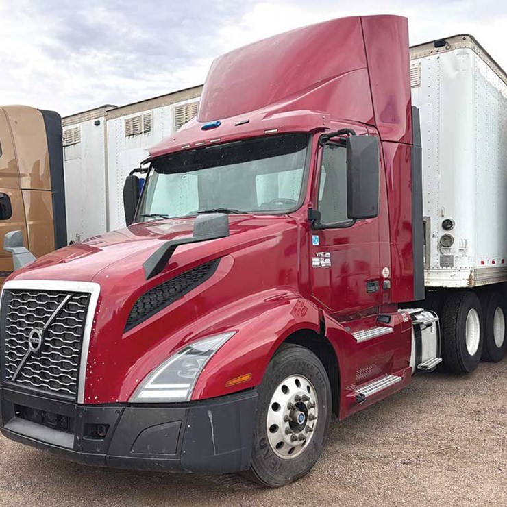 2021 VOLVO VNL 300