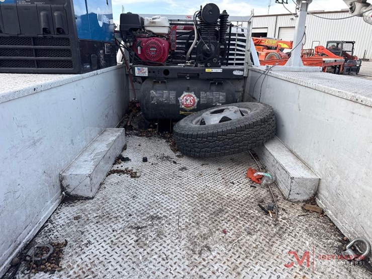 2016-chevrolet-silverado-3500-image-15