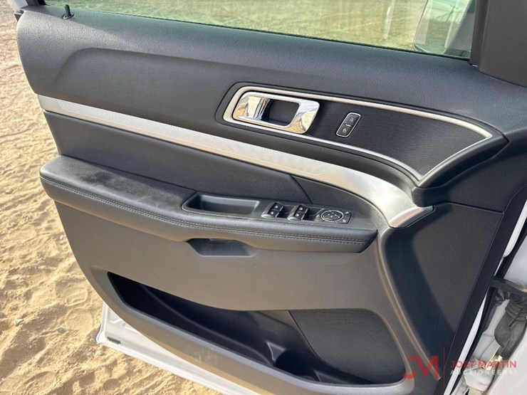 2017-ford-explorer-xlt-image-31