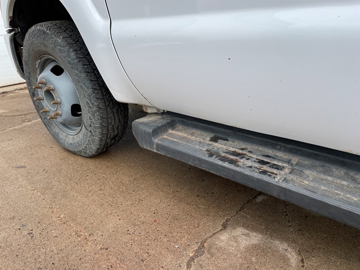 #330-•-2012-f350-super-duty-cab-and-chassis-pickup-(has-wi-title)(custer,-wi)-image-13