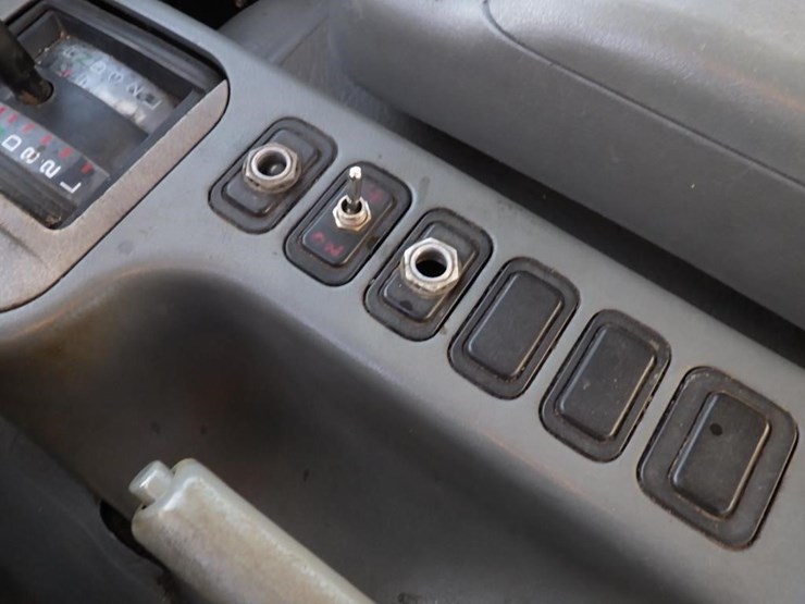 2000-mitsubishi-12'-s/a-hook-truck-image-32