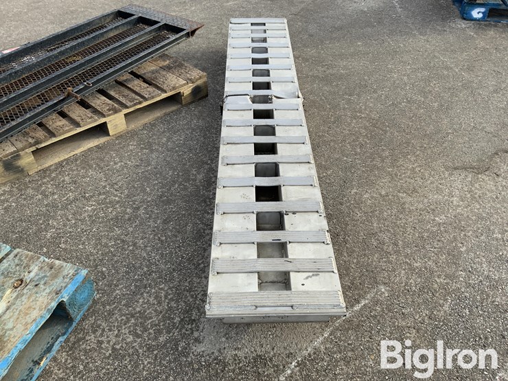 trailer-ramps,-shop-equipment-&-shovels-image-9