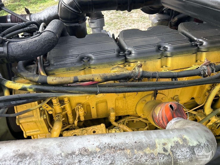 2004-peterbilt-357-image-10