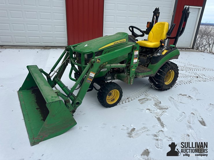 2016-john-deere-1025r-image-1