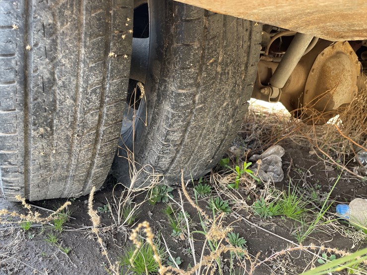 2004-dodge-3500-image-19