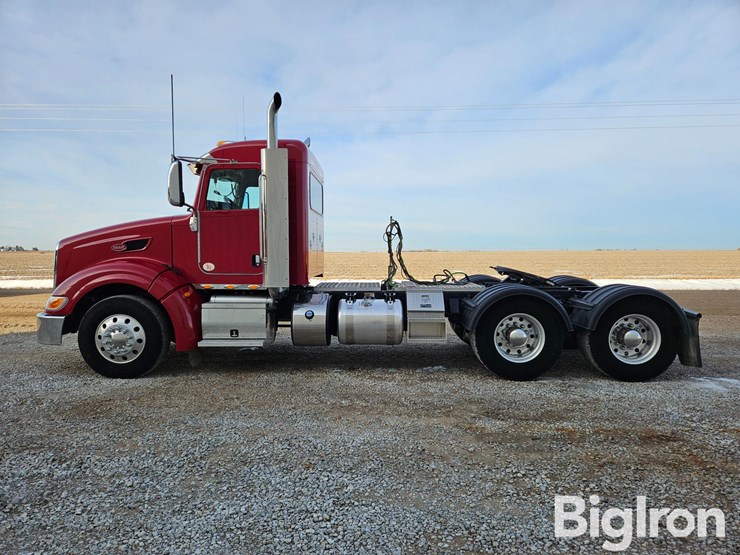 2013-peterbilt-386-image-8