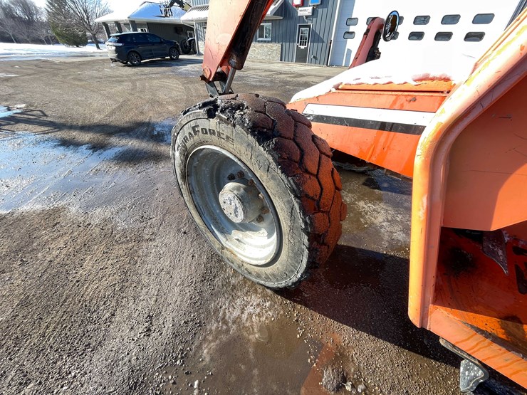 sky-trak-8042-image-14