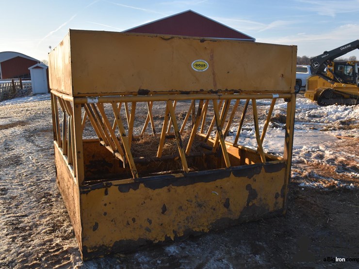 sioux-square-hay-max-feeder-image-5
