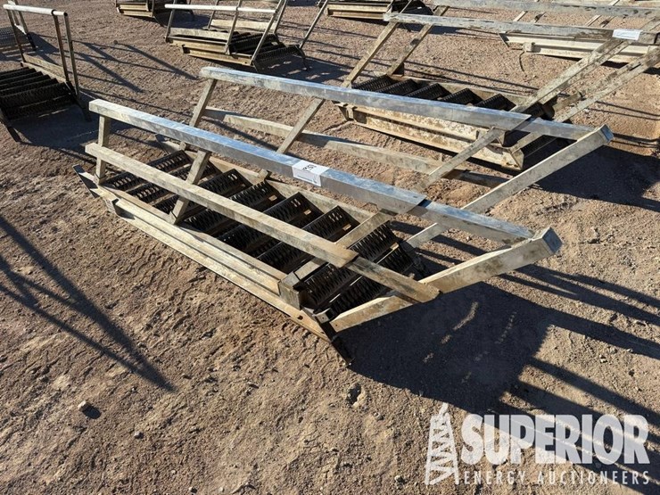 good-tex-extendable-aluminum-rig-ladder-image-1