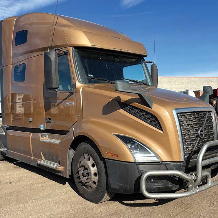 2022 VOLVO VNL 760
