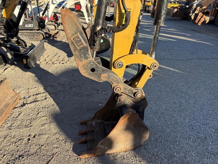 2017-caterpillar-305.5e2-cr-image-9