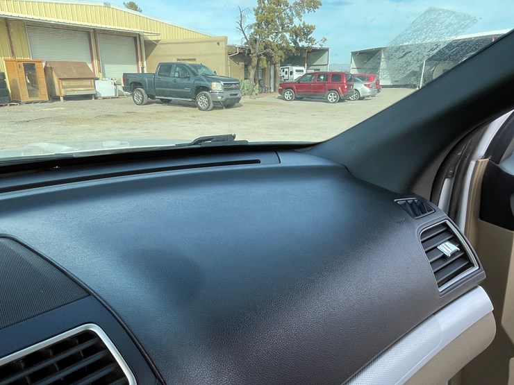 2017-ford-explorer-image-74