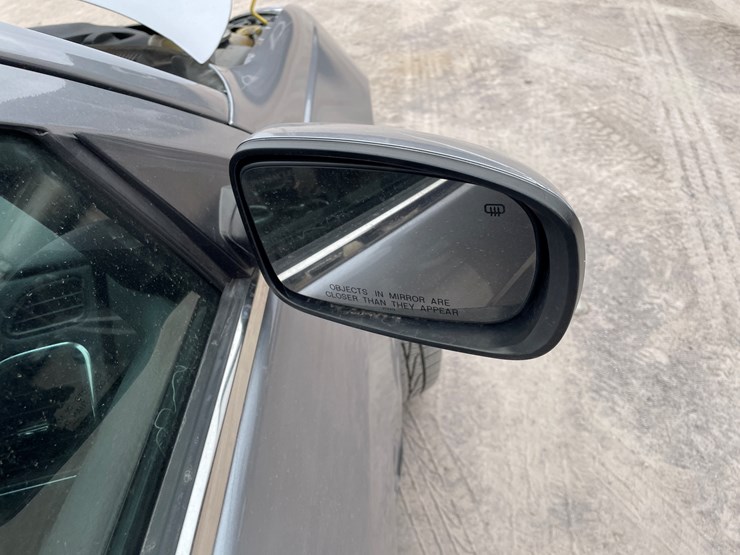 #111-•-2013-chrysler-200-(nm-title)-image-55