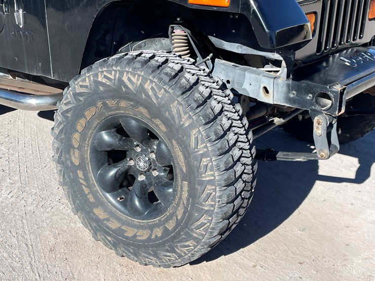 1995-jeep-wrangler-image-68