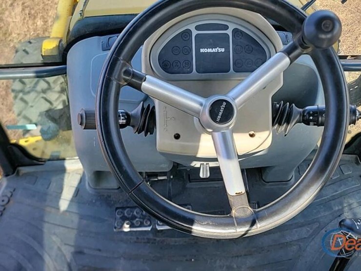 komatsu-wb146-image-24