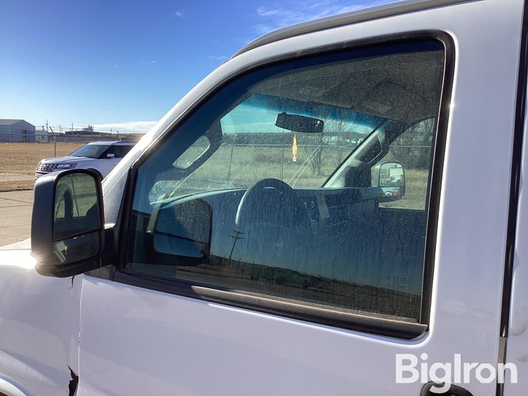 2017-gmc-2500-image-14