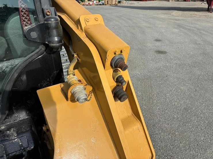 2024-caterpillar-259d3-image-8