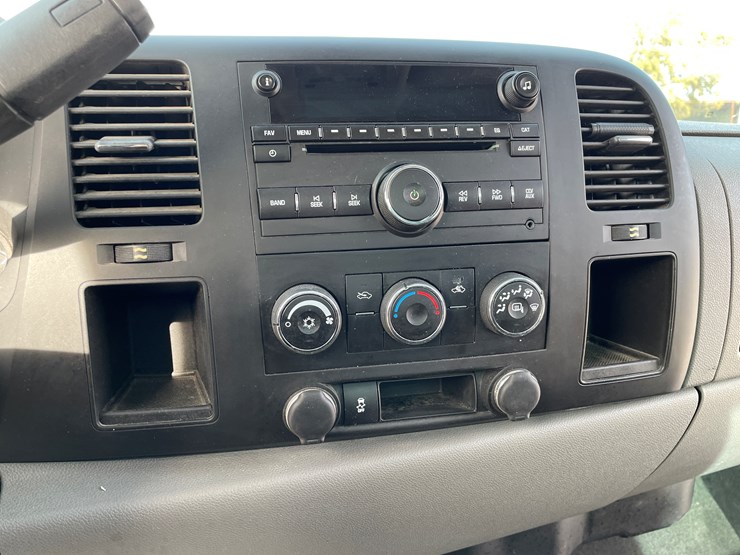 #104-•-2012-chevy-silverado-(salvaged-nm-title)-image-71