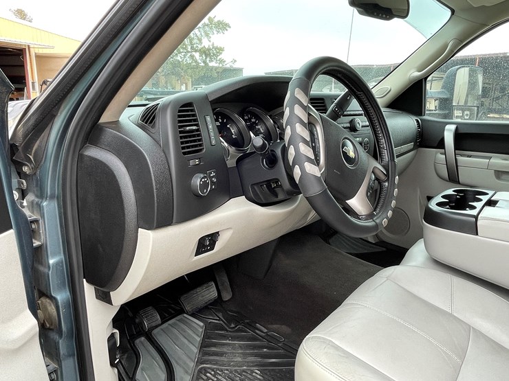 2011-chevrolet-silverado-2500hd-lt-image-59