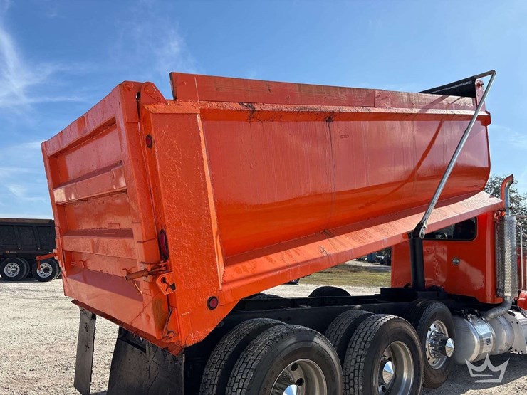 2000-peterbilt-378-image-8