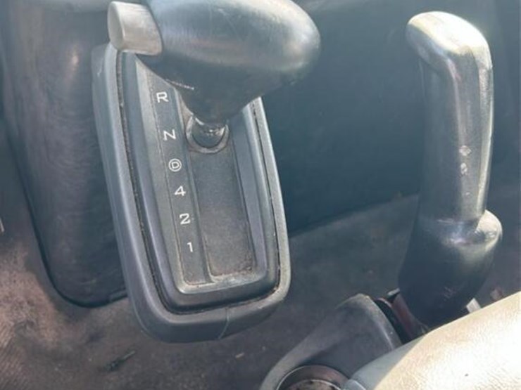 2004-international-durastar-4300-image-23