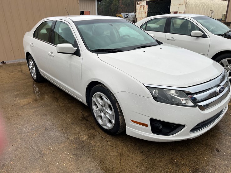 #21-•-government-agency-item-|-2010-ford-fusion-image-2