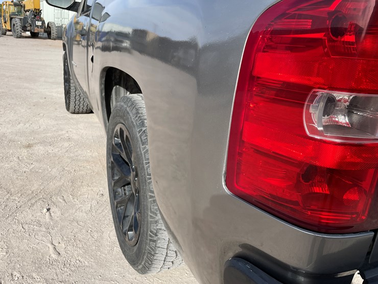 #104-•-2012-chevy-silverado-(salvaged-nm-title)-image-35