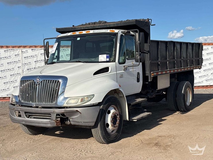 2005-international-durastar-4300-image-3