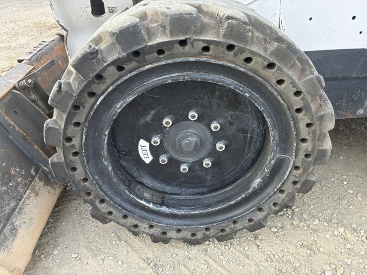 2018-bobcat-s570-image-13