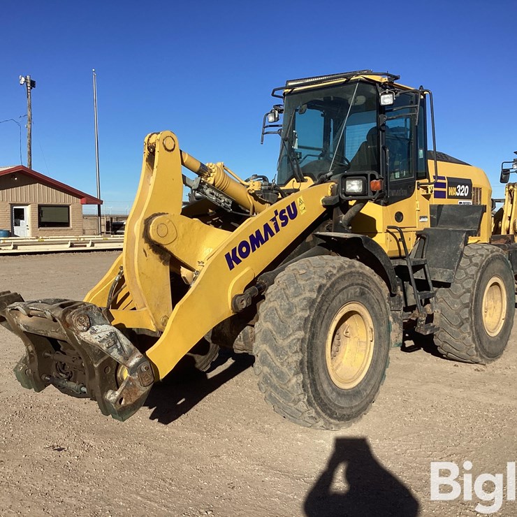 2022 KOMATSU WA320-8